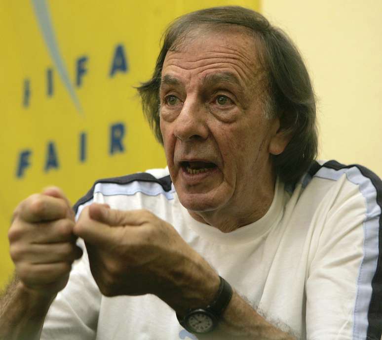 <p>Menotti vê Messi esgotado psicologicamente</p>