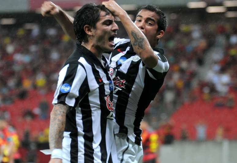 Paraguaios venceram os dois jogos das oitavas de final