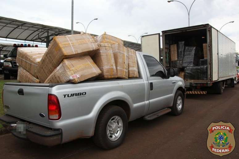 Por mais de um ano, a PF apreendeu vários veículos com cigarros contrabandeados do Paraguai