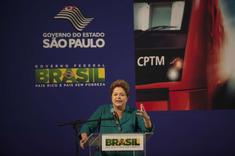 A presidente Dilma Rousseff participa de cerimônia de anúncio de investimentos do PAC Mobilidade Urbana em São Paulo