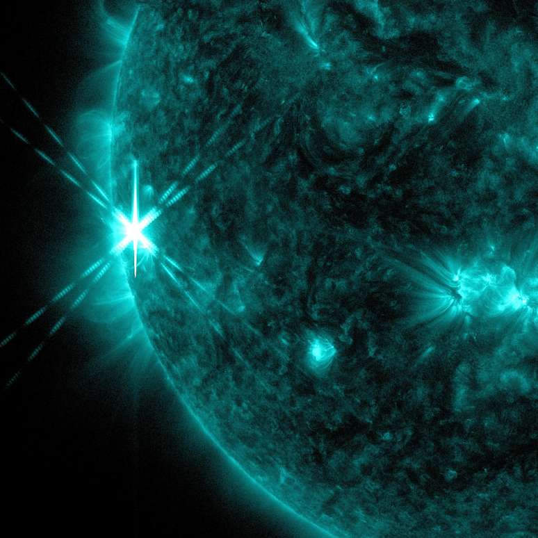 <p>Satélite Solar Dynamics Observatory, da Nasa, registrou erupção do Sol</p>