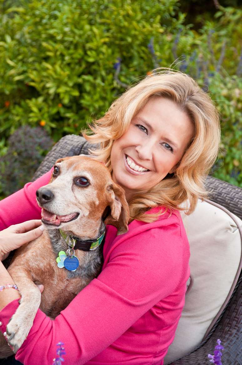 Dona de cão estava tratando tumor maligno do animal de estimação, quando descobriu que estava com câncer de mama