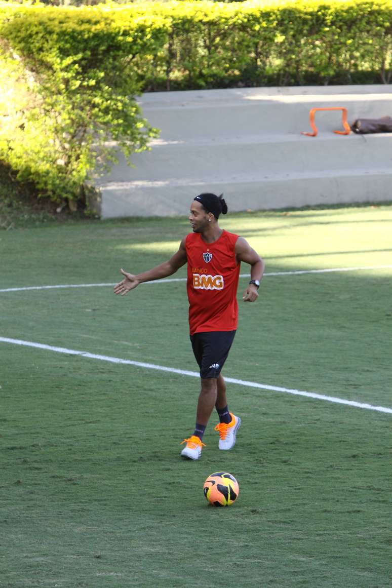 <p>De olho no Mundial, Atlético-MG acompanha recuperação de Ronaldinho</p>