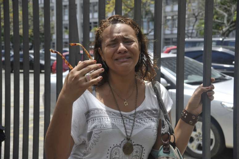 <b>Rio de Janeiro</b> - Candidata chora após chegar atrasada para a prova