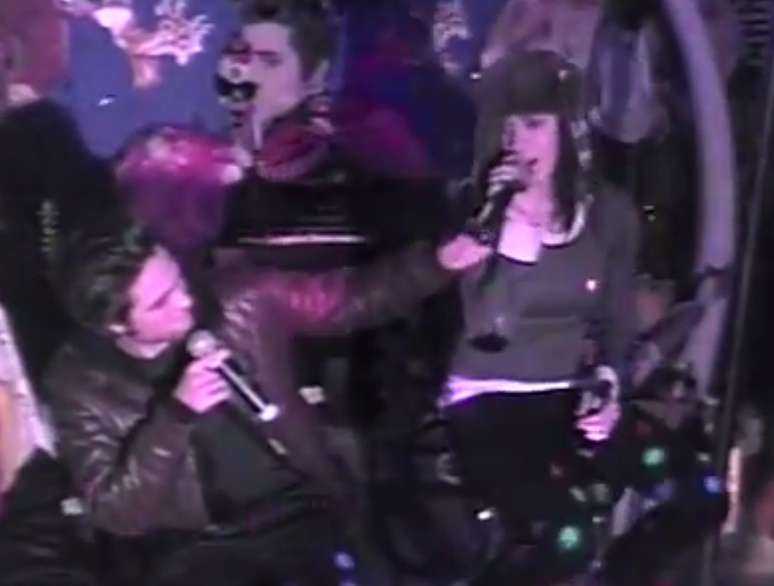 Katy Perry e Robert Pattinson se divertiram em um karaok&ecirc;
