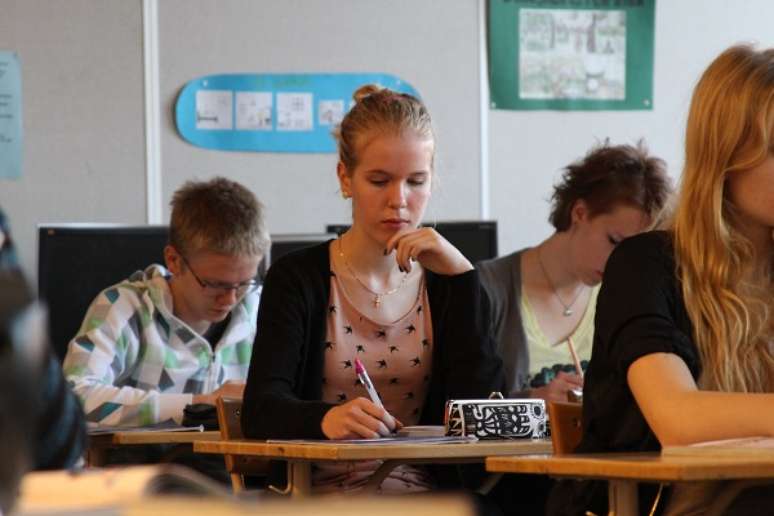 Praticamente todos os jovens finlandeses estudam em escola pública