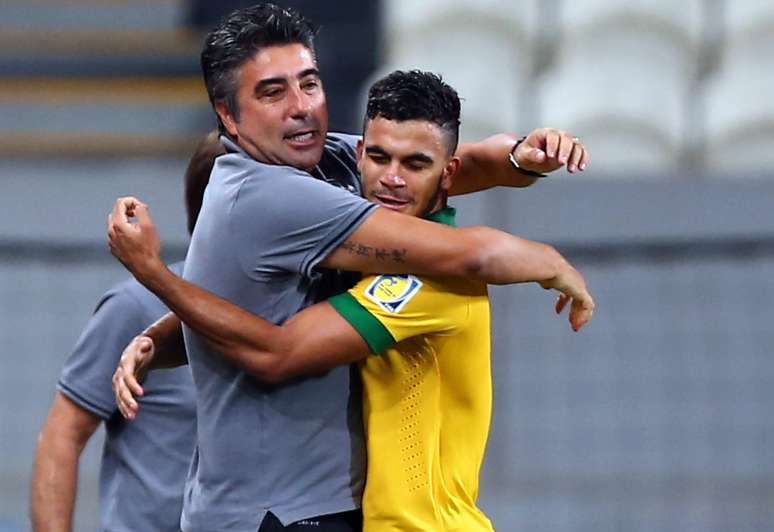 <p>O Brasil conseguiu mais uma vitória no Mundial Sub-17: bateu a Rússia por 3 a 1 e avançou para as quartas de final da competição</p>