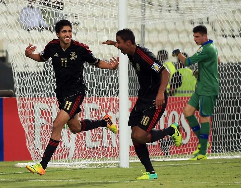 <p>México fez um gol em cada tempo para despachar a Itália nas oitavas</p>