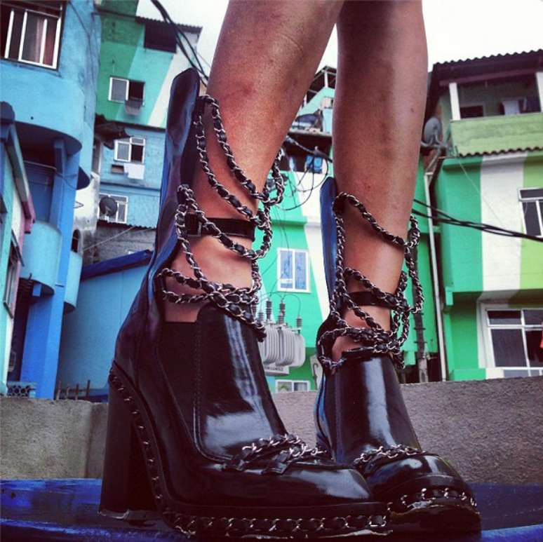 Bota hotsell chanel transparente