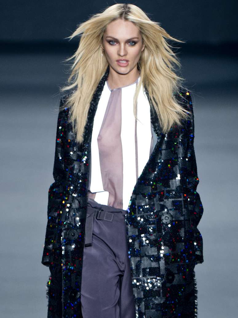 <p>Candice Swanepoel desfilou pela Forum na última edição do SPFW</p>