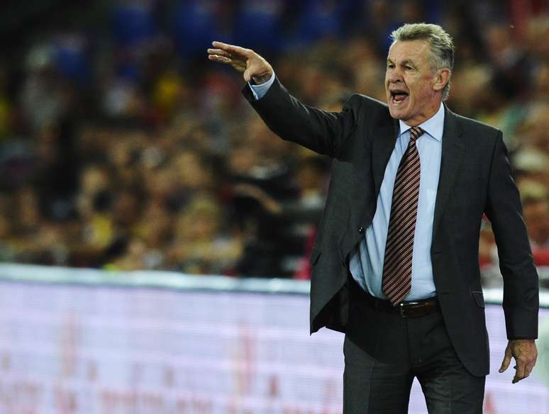 <p>Treinador alemão <span style="font-family: Arial, sans-serif;">Ottmar Hitzfeld comandará a Suíça na Copa</span></p>