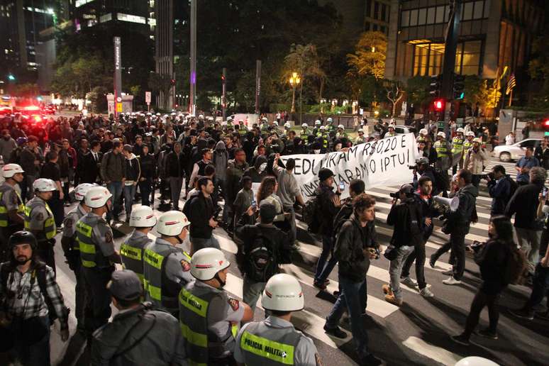 Protesto contra aumento do IPTU teve caminhada até a residência do prefeito Fernando Haddad