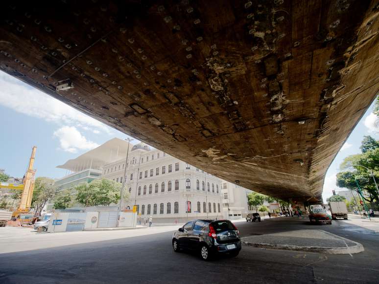 <p>Avenida Rodrigues Alves, com o Museu de Arte do Rio (MAR), à esquerda: via será interditada dias antes do início da demolição</p>