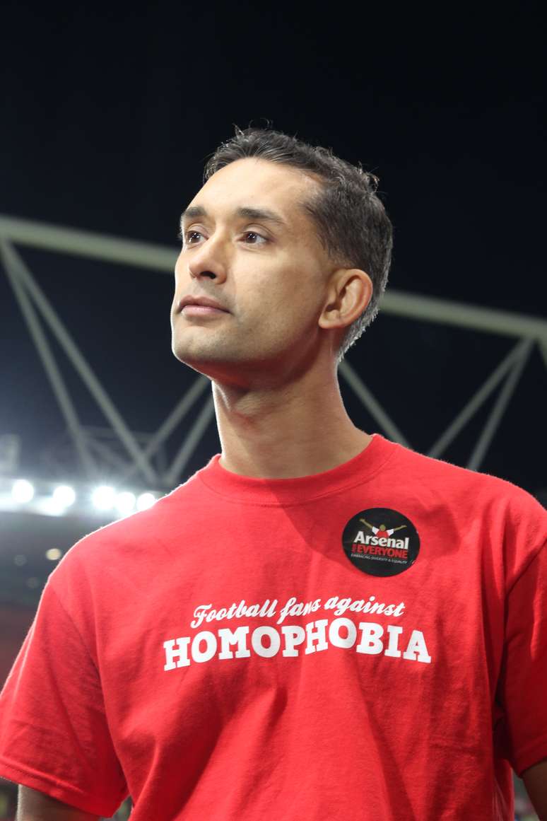 Integrante da torcida Gay Gooners, David Ravel acha fant&aacute;stico iniciativa corintiana