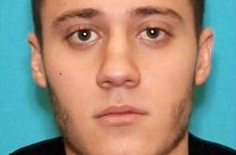 Imagem divulgada pelo FBI mostra Paul Ciancia, 23 anos, que foi identificado como o atirador 