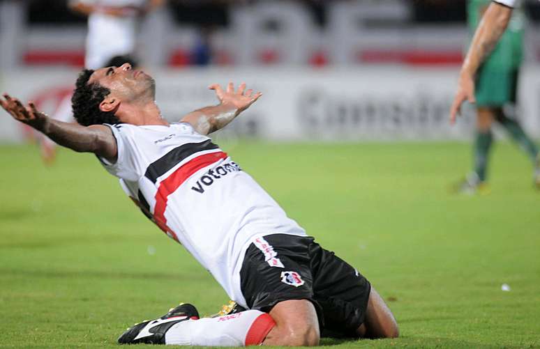 <p>Andr&eacute; Dias ganhou a posi&ccedil;&atilde;o do antes titular absoluto D&ecirc;nis Marques</p>