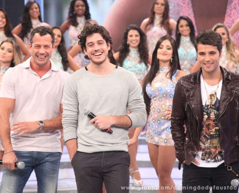 Na início da noite deste domingo (2), Malvino Salvador e Marco Pigossi estiveram, juntamente com Bruno Gagliasso, no palco do 'Domingão do Faustão' para falar sobre relacionamentos