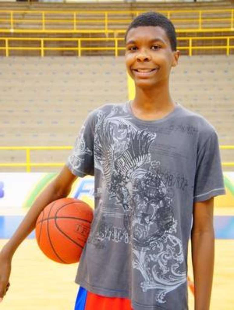 vc repórter: jogador de basquete de 14 anos morre afogado no interior de SP