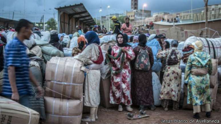 As remunera&ccedil;&otilde;es variam, e as mulheres reclamam que precisam pagar propina a guardas do Marrocos