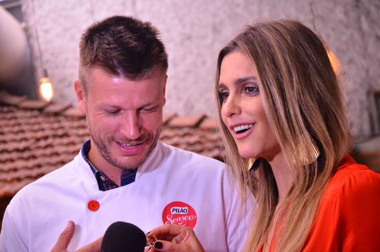 <p>Rodrigo Hilbert e Fernanda Lima vão apresentar evento da Fifa</p>