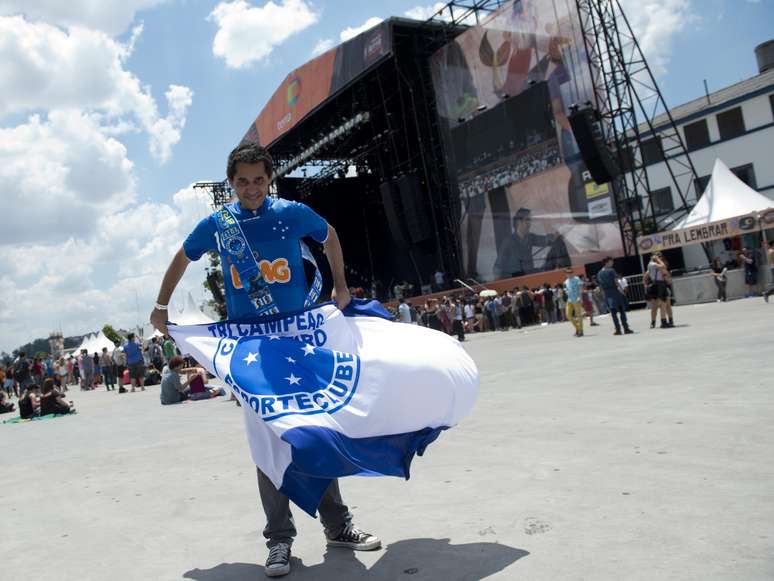 <p>O cruzeirense Marcelo Santiago, 30 anos, pode ter um final de semana inesquecível: assistirá ao Blur, sua banda predileta, na véspera do jogo que pode fazer do Cruzeiro campeão</p>