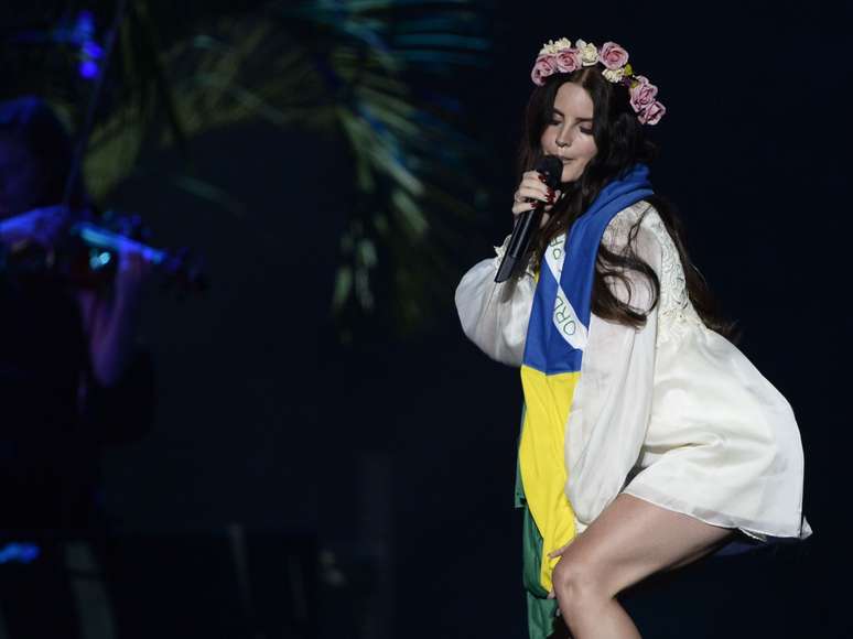 Cantora Lana Del Rey se apresenta no palco Terra do Planeta Terra