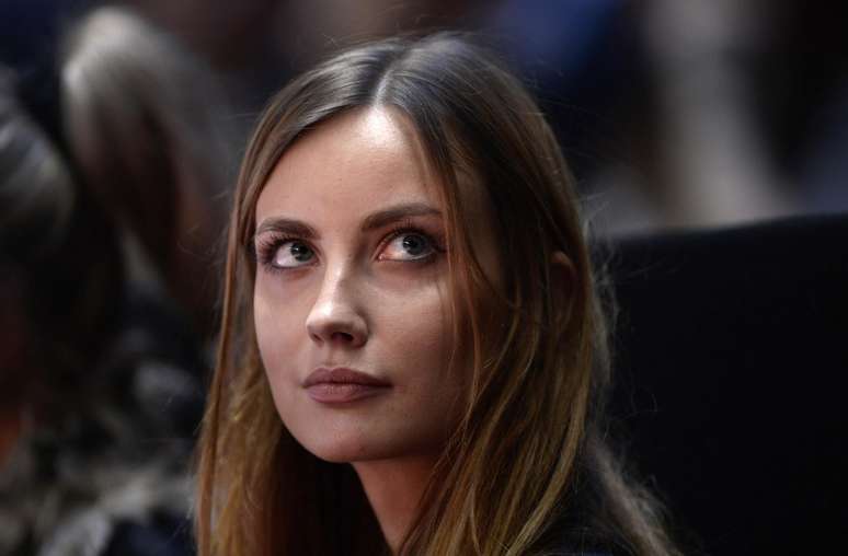 <p>Disputado em Londres, o ATP Finals teve um desfile de personalidades, em&nbsp;sua maioria ligadas ao futebol, como jogadores de Chelsea, Arsenal e Manchester City. Al&eacute;m dos atletas, as arquibancadas da O2 Arena tamb&eacute;m receberam belas mulheres, como a namorada do tenista checo Tomas Berdych e modelo Ester Satorova (foto). Veja imagens das celebridades e torcidas nas&nbsp;arquibancadas do ATP Finals:</p>