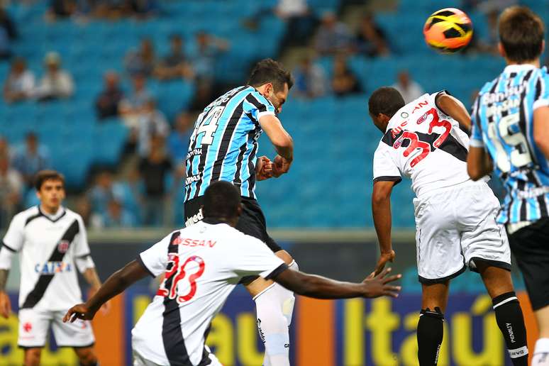 <p>Zagueiro vive boa fase e garantiu vit&oacute;ria contra o Vasco</p>