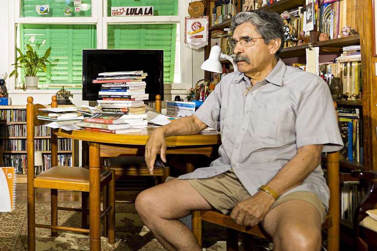 <p>Olívio Dutra foi eleito prefeito de Porto Alegre em 1988, marcando o início dos 16 anos de administração petista na cidade</p>