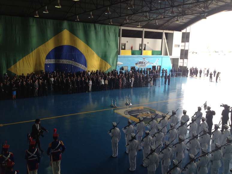 <p>A presidente Dilma Rousseff, membros do governo e familiares de Jango participam da cerim&ocirc;nia em Bras&iacute;lia</p>