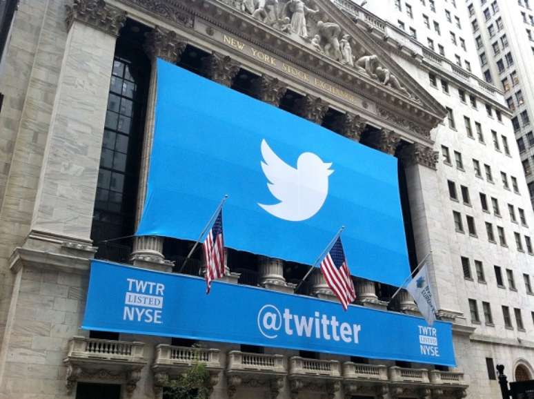 Brasileiros também podem adquirir ações do Twitter, à venda desde 7 de novembro, com IPO de US$ 26 e 70 milhões de papéis vendidos no primeiro dia