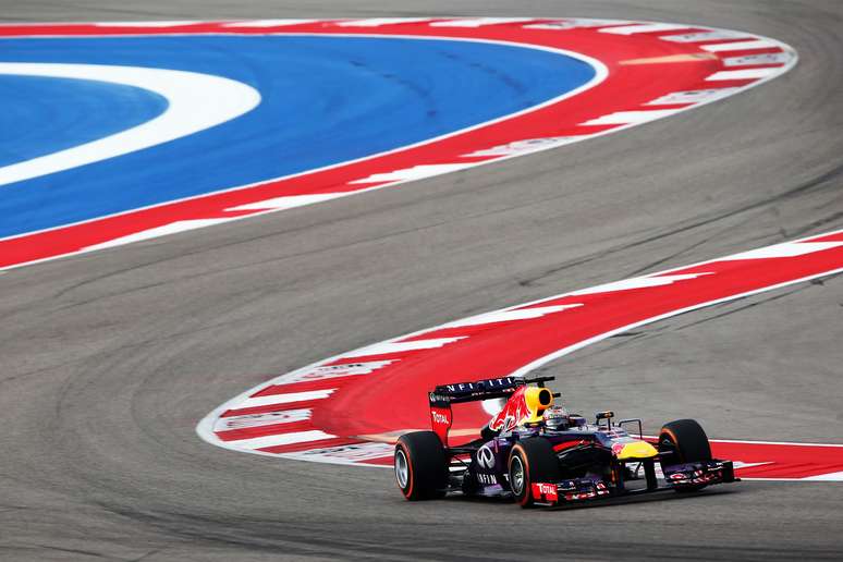 <p>Alemão conquistou a oitava pole position do ano; Red Bull garante dobradinha nos EUA</p>