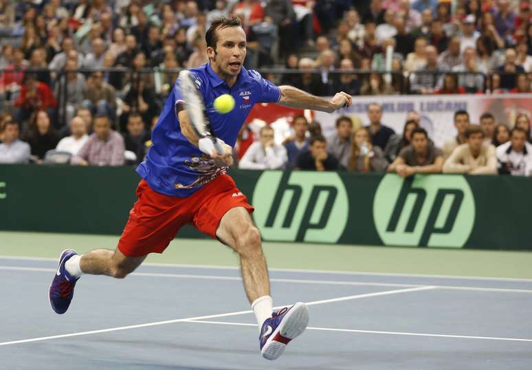 Radek Stepanek não deu chances para jovem sérvio e deu título da Davis aos checos