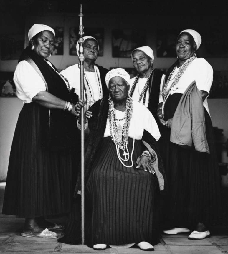 O Museu Afro Brasil reúne um acervo de mais de 6 mil itens para contar a saga dos africanos e de seus descendentes que ajudaram a construir o Brasil. Acima, foto de Adenor Gondim retrata as mulheres negras da Irmandade da Boa Morte de Cacheira, na Bahia