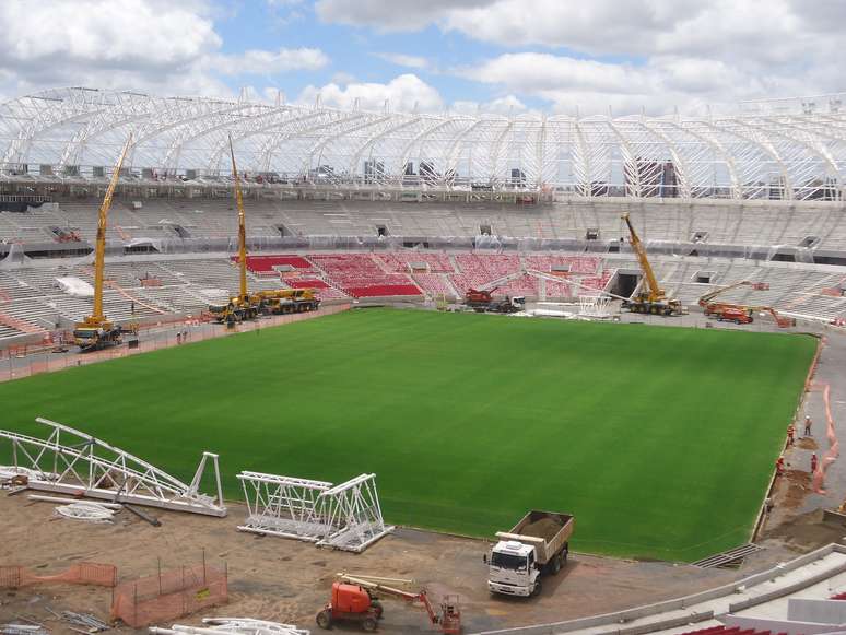 <p>Beira-Rio deve ficar pronto até fevereiro de 2014</p>