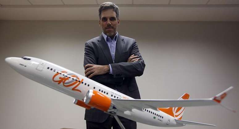 Presidente da companhia aérea Gol, Paulo Kakinoff, posa para foto depois de participar de discussão do Trading Brasil da Thomson Reuters, em São Paulo, 14 de agosto de 2013. A Gol decidiu trocar sua plataforma de software de gestão para adotar sistema da SAP, no primeiro contrato obtido pela companhia alemã de tecnologia entre empresas aéreas do Brasil. 14/08/2013