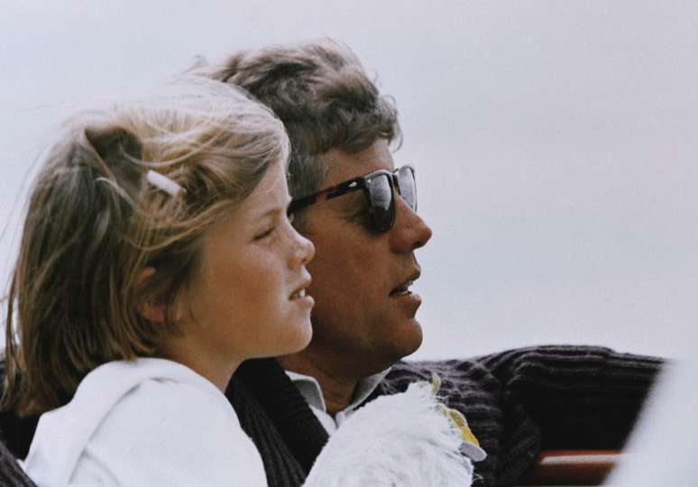 Caroline junto de seu pai, John F. Kennedy, em foto de 1962