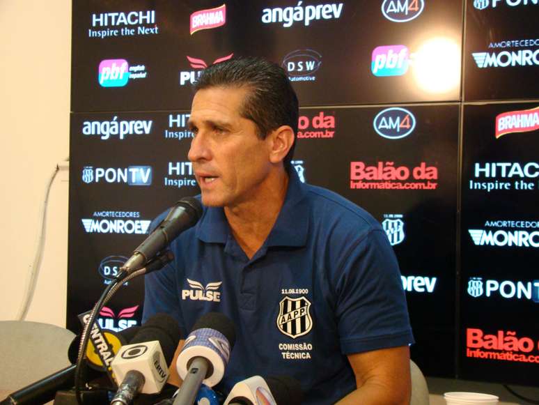 <p>Jorginho praticamente confirmou o time que vai entrar em campo contra o Lanús</p>