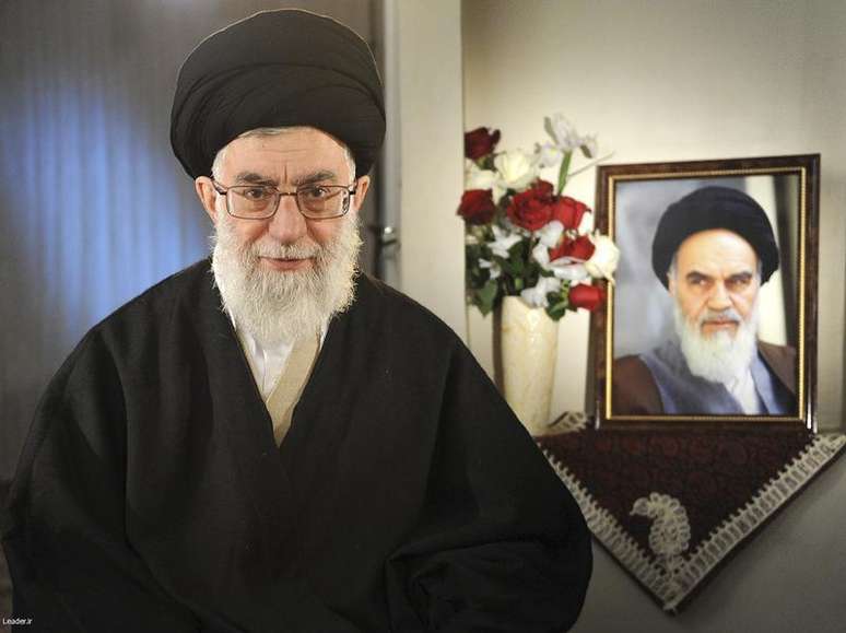 <p>O L&iacute;der Supremo do Ir&atilde;, o aiatol&aacute; Ali Khamenei, em imagem de arquivo de 2011</p>