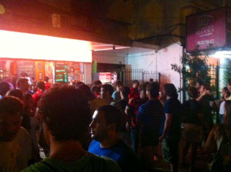 Flamenguistas lotaram bares no Baixo G&aacute;vea e comemoraram empate