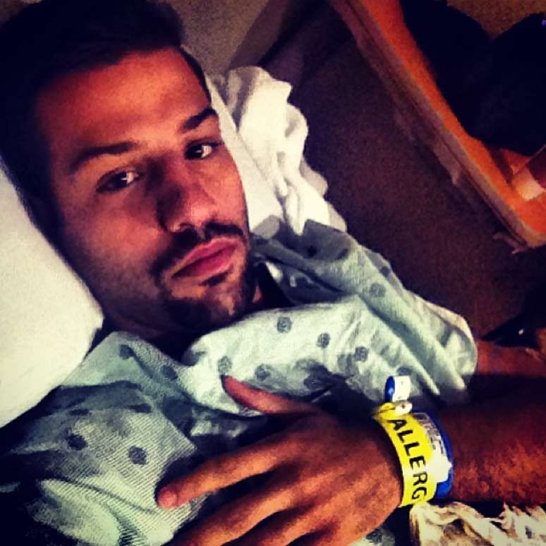 Michael Oliveira est&aacute; com um co&aacute;gulo no c&eacute;rebro