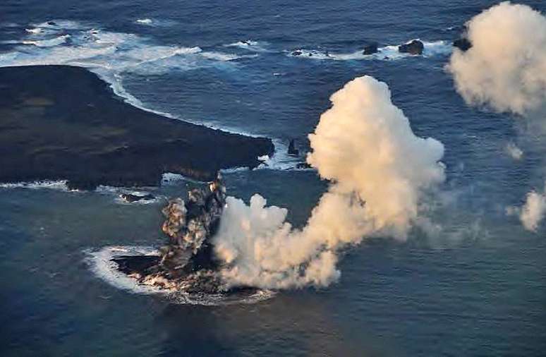 Pela primeira vez em 40 anos, atividade vulcânica formou uma ilha ao sul de Tóquio