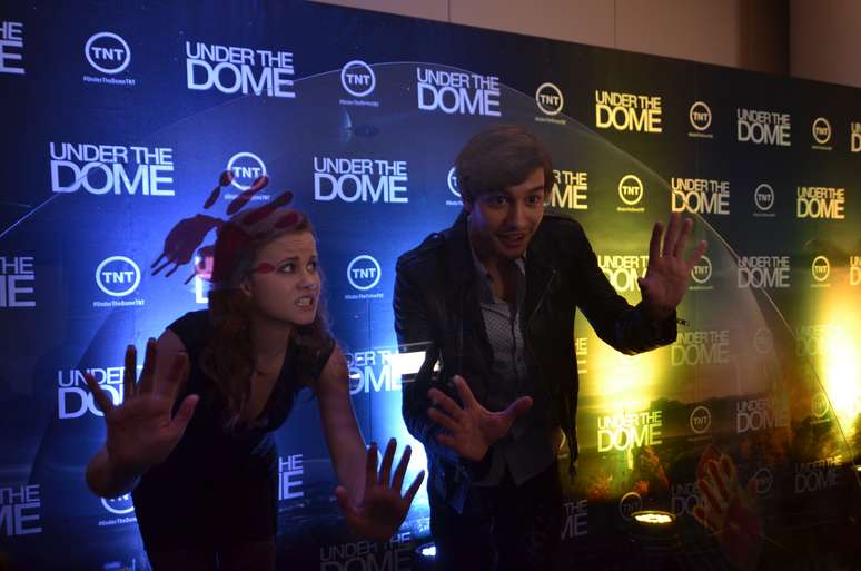 Astros de Under The Dome divulgam a s&eacute;rie para a Am&eacute;rica Latina no M&eacute;xico