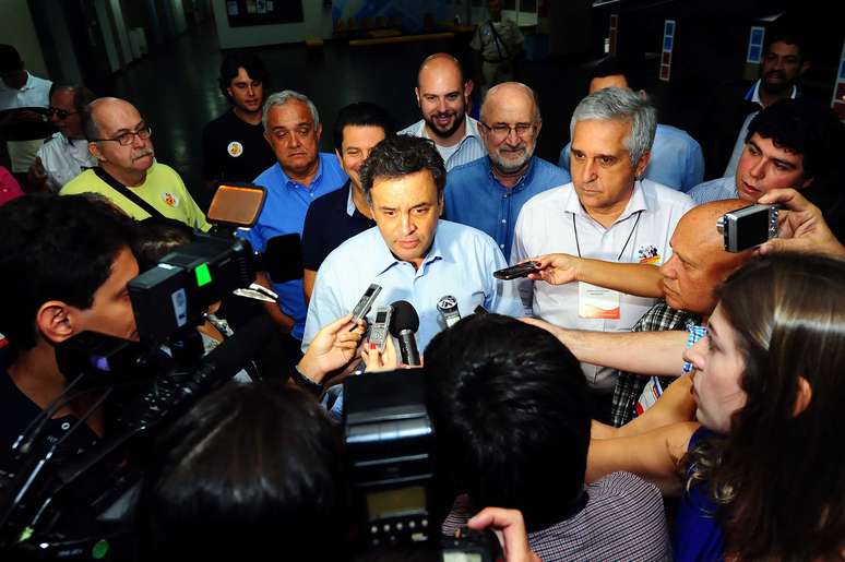 <p>Aécio Neves falou sobre as denúncias após encontro do PPS no Rio de Janeiro</p>