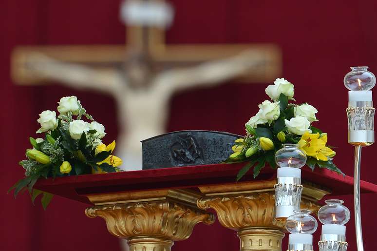 Relíquias de São Pedro foram apresentadas pelo Papa Francisco neste domingo