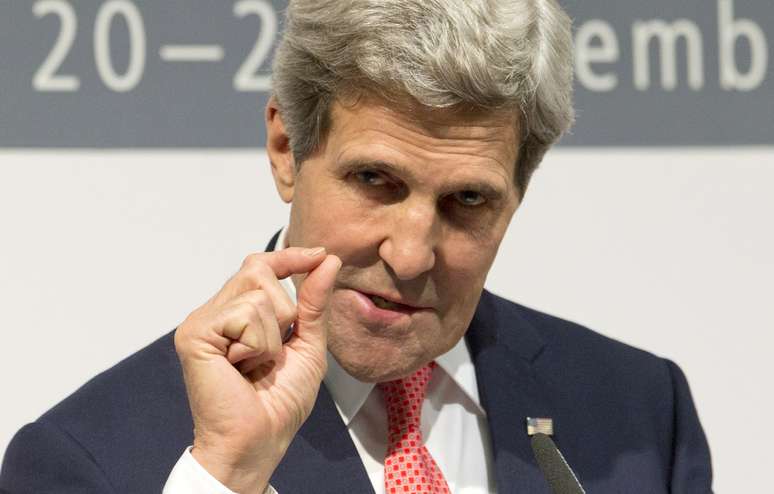 O secretário de Estado americano, John Kerry, dá entrevista coletiva sobre o acordo, em Genebra, na Suíça