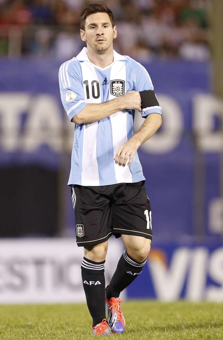 <p><strong>1. Lionel Messi (Argentina) - atacante - 26 anos</strong><br />Valor: 139,6 milhões de euros (R$ 432,8 milhões)</p>