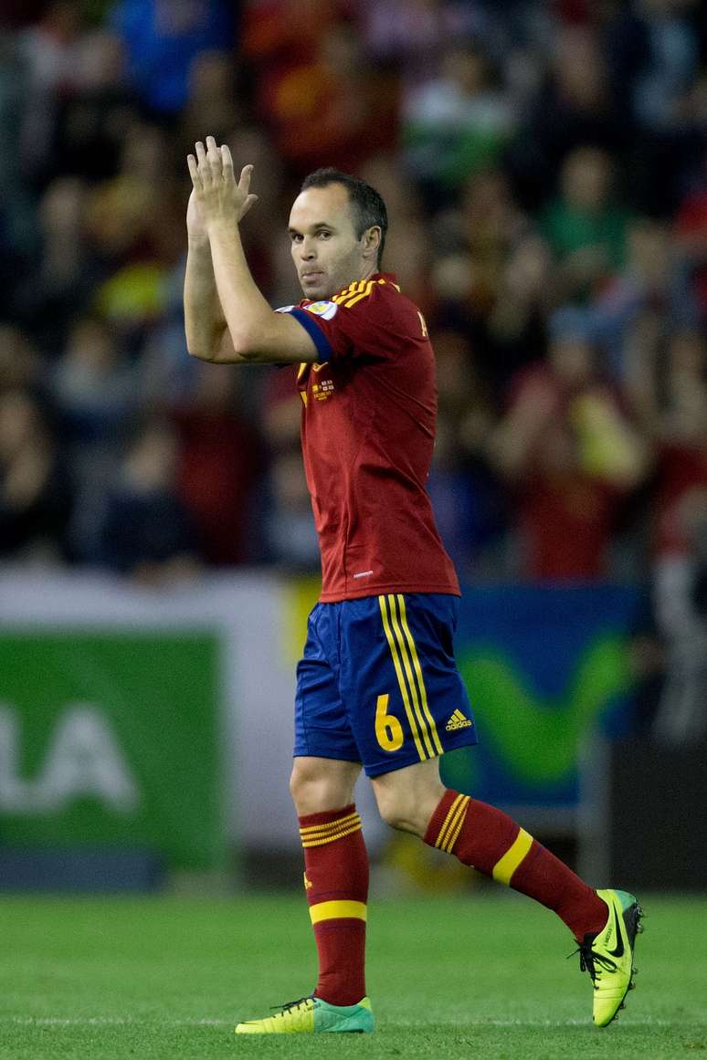 <p>Espanha, de Iniesta, domina lista com cinco indica&ccedil;&otilde;es</p>