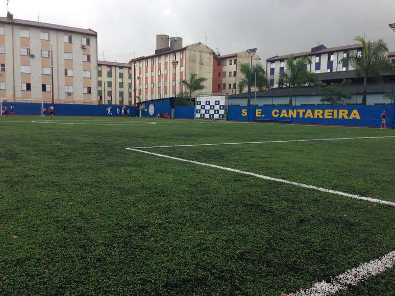 Gramado artificial elevou as possibilidades do projeto na Vila Pel&eacute;
