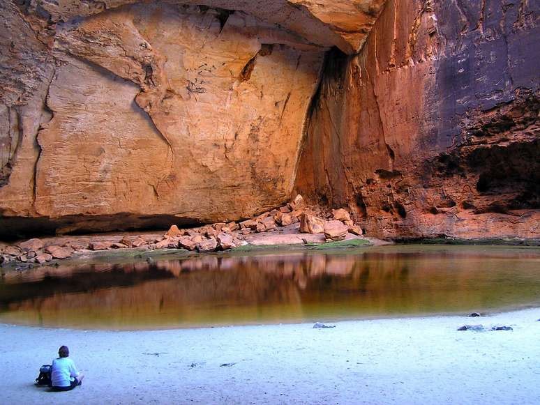 <p>A regi&atilde;o de Kimberley, no noroeste da Austr&aacute;lia, &eacute; conhecida por ser in&oacute;spita e ter &aacute;guas infestadas de crocodilos</p>